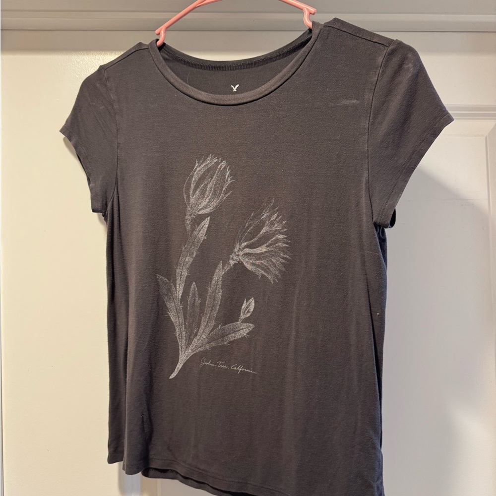 American Eagle Gray Graphic Women's Top